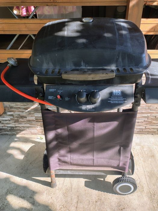 Grătar pe gaz Grillchef, 2 arzătoare ,5.5kw,101x101x51,suprafață de gatit,54*36 cm