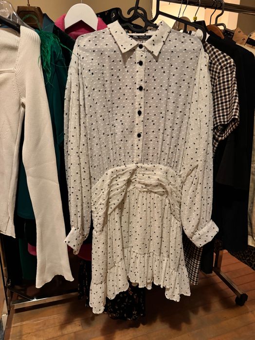 Рокля с дълъг ръкав