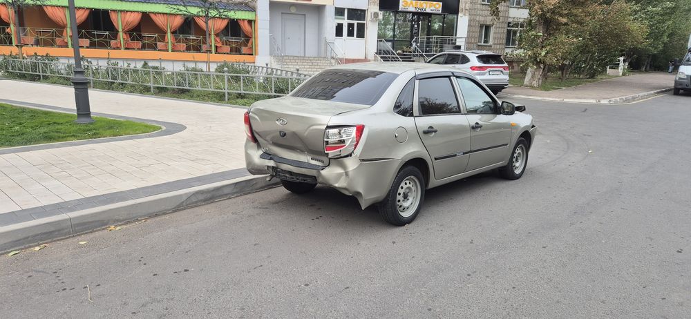 Ваз лада гранта в аварийном состоянии
