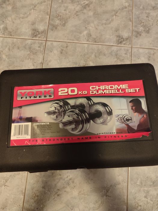 Набор гантелей для спорта