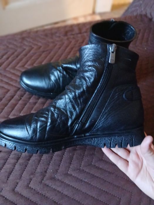 Дамски черни боти от естествена кожа
