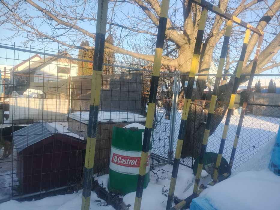 Poartă de vânzare.