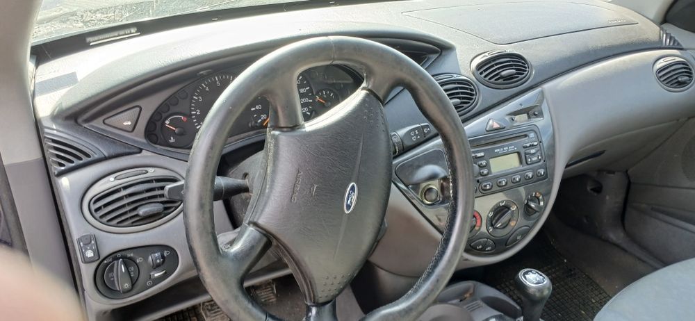 Ford fokus 1999 1.6i z tec