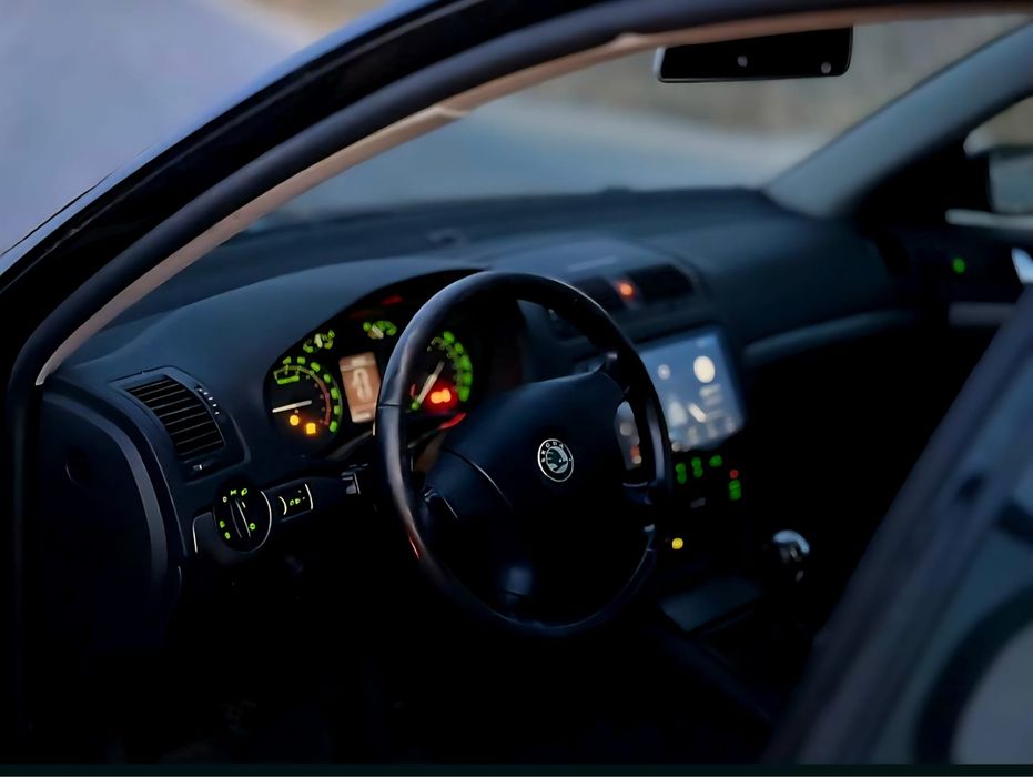 Skoda octavia 2 - schimb cu moto/auto benzină după 2010 + diferență din partea mea