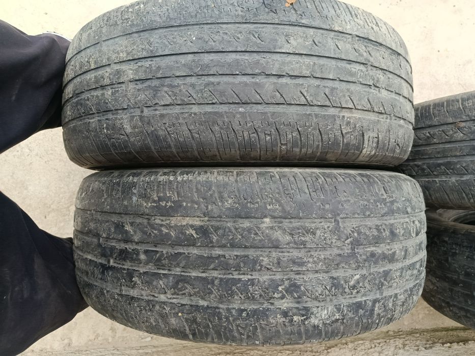 Продаю шины 8 штук.