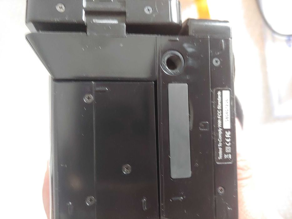 Продам видеокамеру DV7000