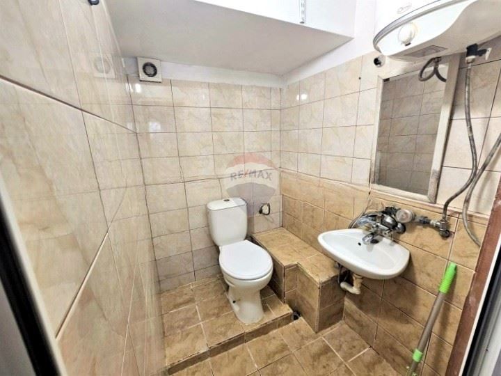 Продава се Двустаен апартамент в Варна, Цветен квартал - 50 кв.м за 1122 €/кв.м - Снимка #7