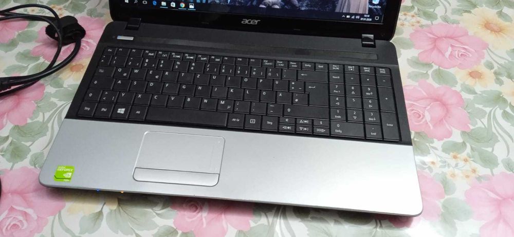 Acer i7 3540M 8Gb ddr3 2x video GT710 2gb hard 750gb low gaming laptop