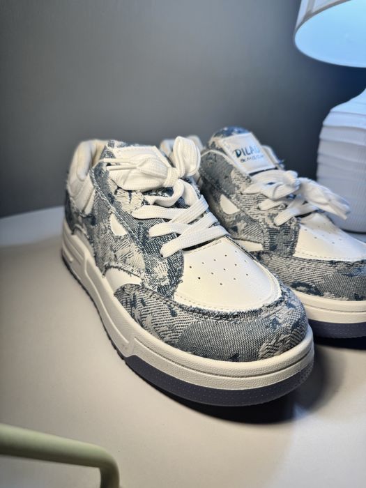 Кроссовки Dilau размер 40-41