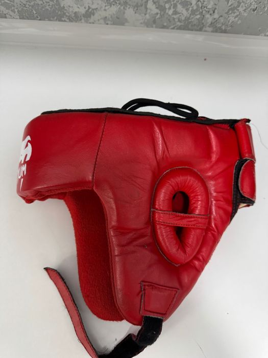 боксерские перчатки, шлем