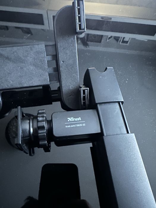 Suport auto Trust pentru tableta