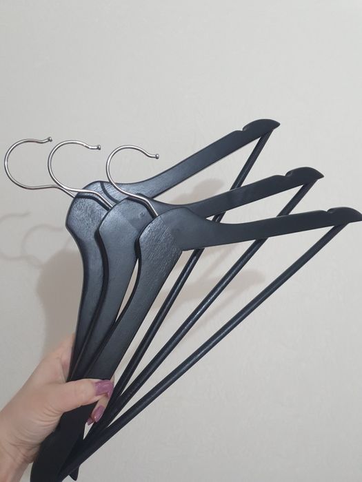 Продам вешалки в