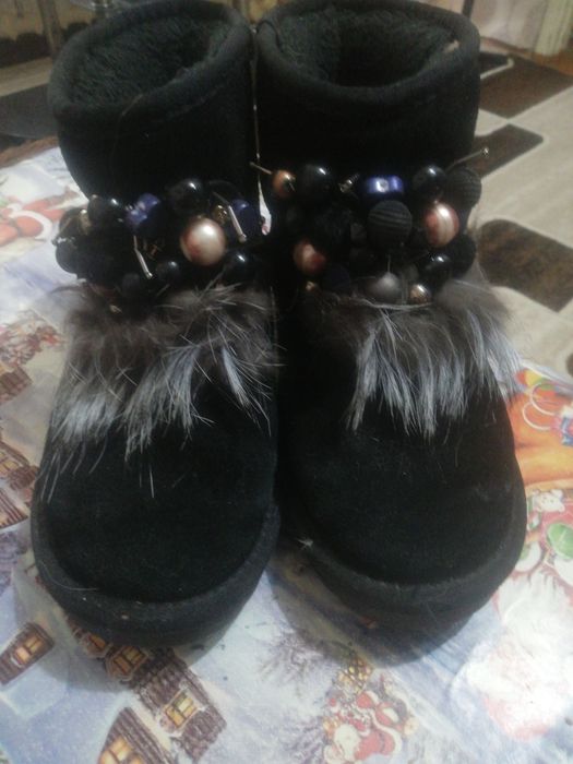 Продам детскую обувь