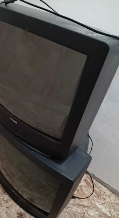 ОПЛАТА НАЛИЧНЫМИ_2 телевизора Самсунг+1 подставка под ТВ