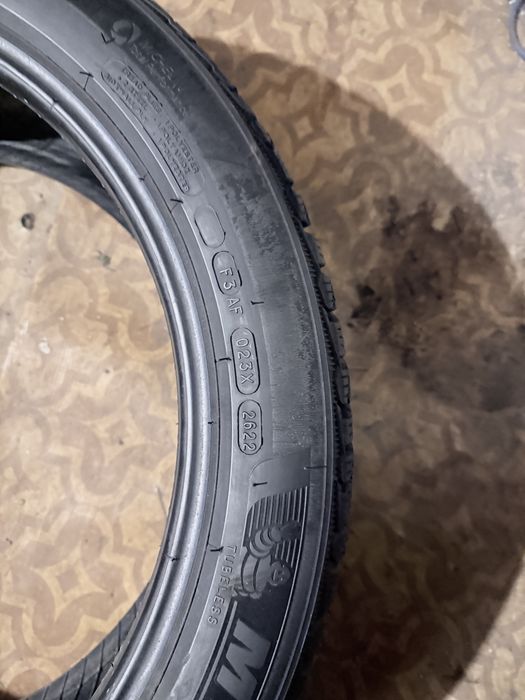 Продам шины зима липучка  245.45 r20