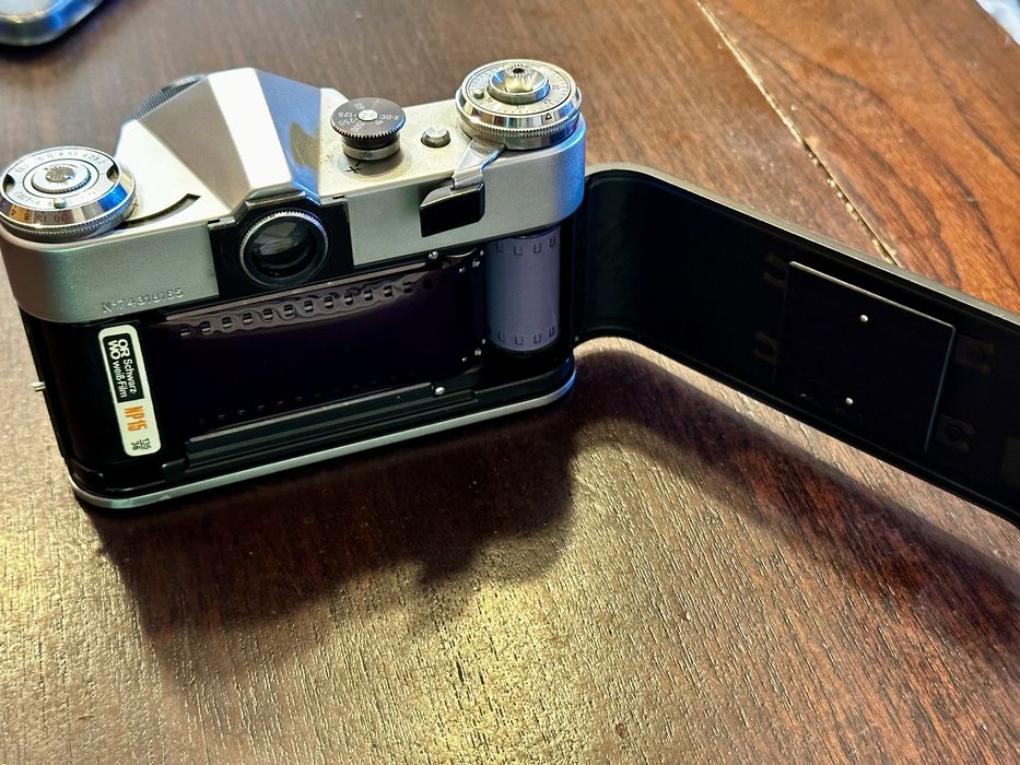 Зенит Е , перфектен, обектив М42 работещ