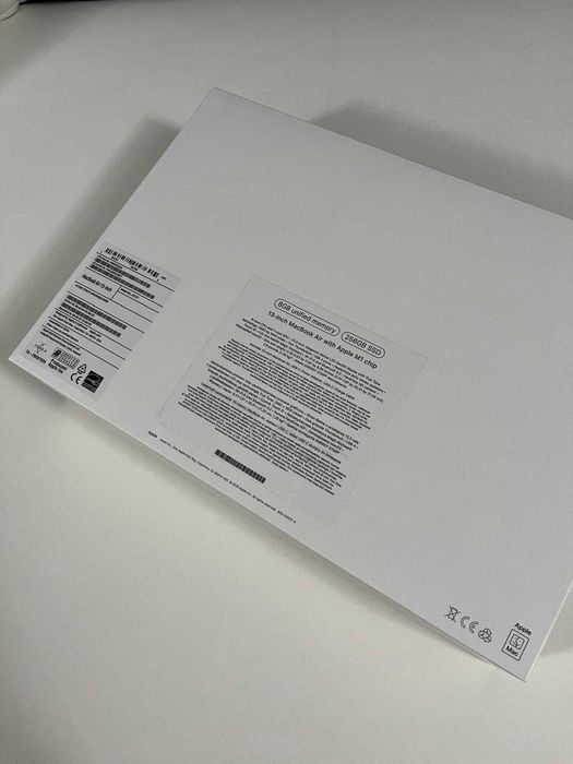 MacBook Air 13-inch,procesor Apple M1, 8CPU si 7GPU,8GB,256GB, Silver