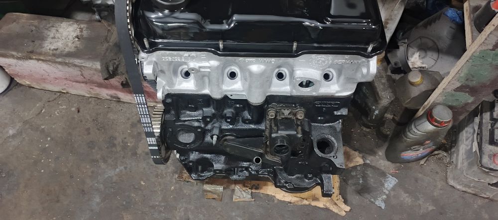 Продам двигатель 1.8 обем