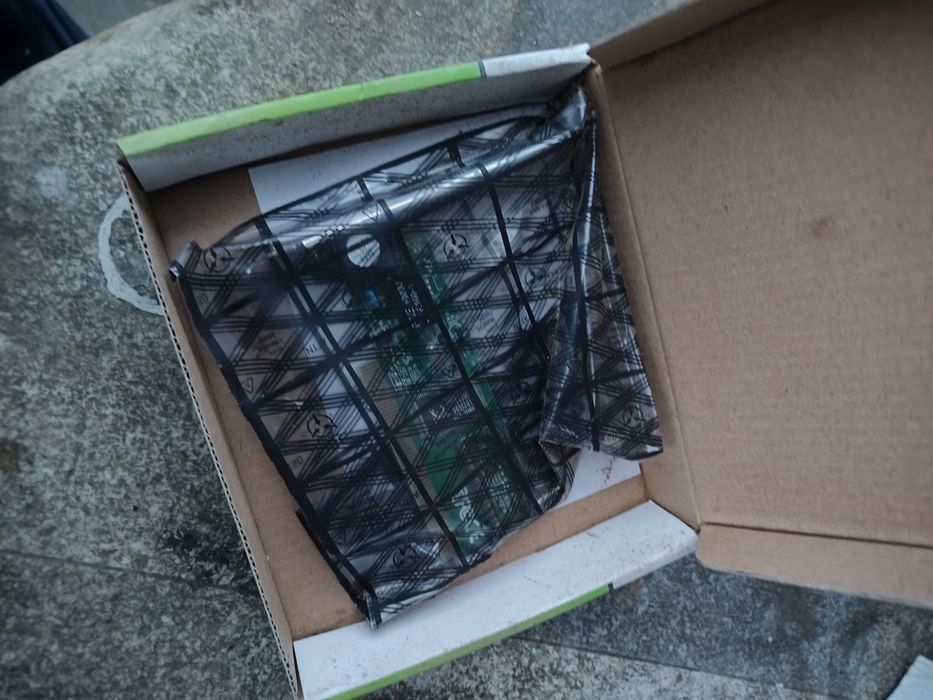 placă de rețea nouă tzipla