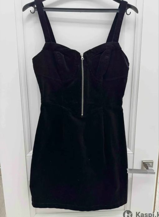 Вечерние платья.