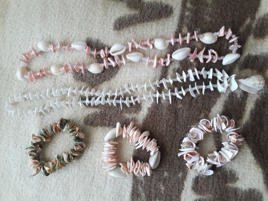 Гердани и гривни от морски мотиви