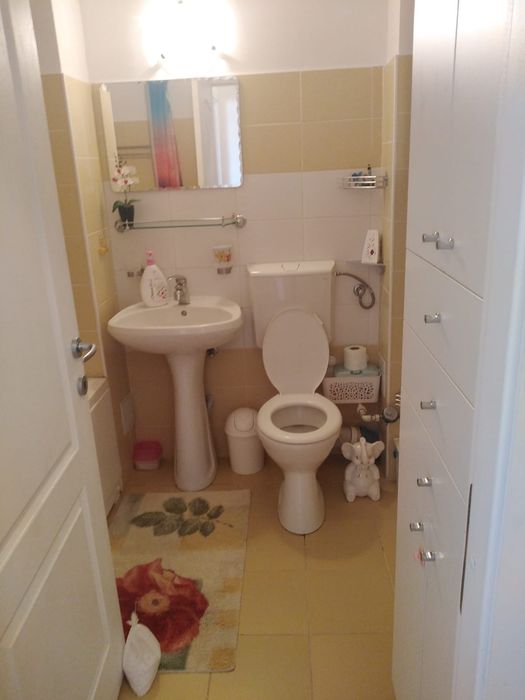 Închiriez apartament 1 camera.
