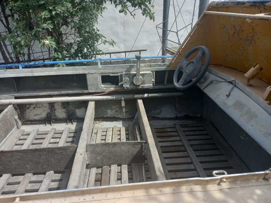 продам лодку с лафетом