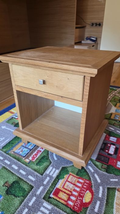 Единично легло и нощно шкафче