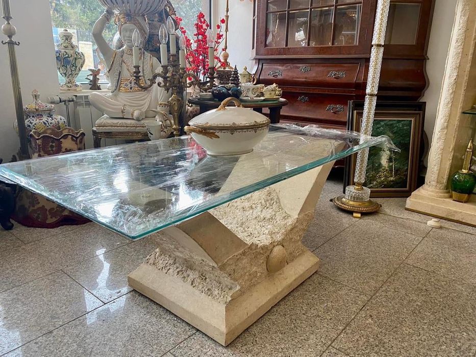 Витрина и маса гръцки стил