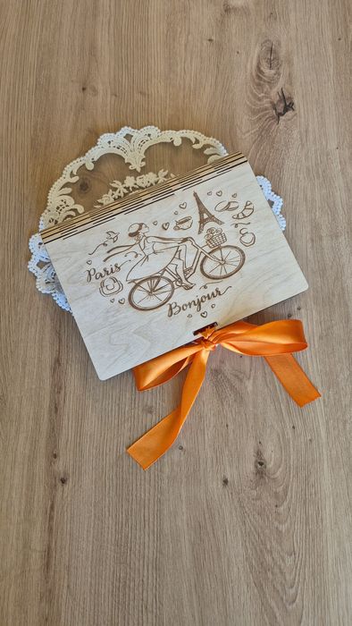 Картички и кутии за парички