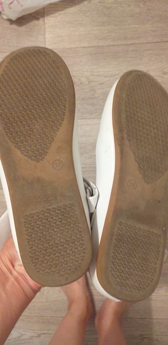 Продам туфли для девочек