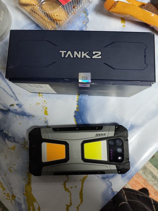 Танк 2 смартфон продам