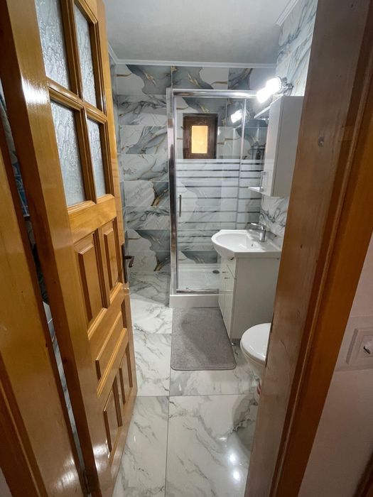 Închiriez apartament