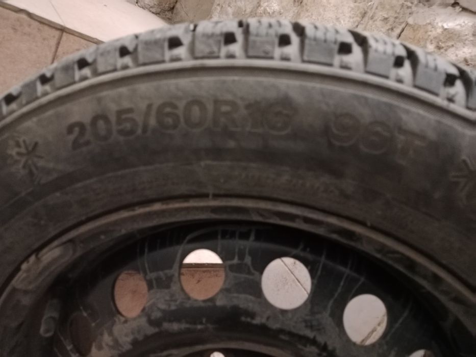 Шина зимняя на 16