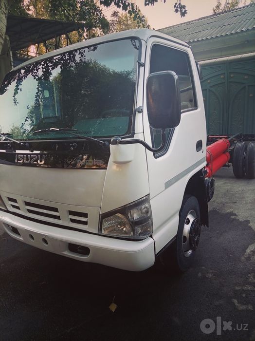 Isuzu yuk mashina