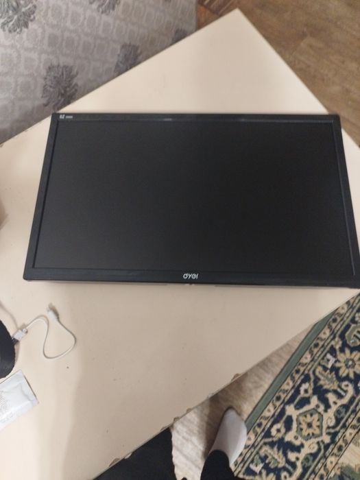 Монитор dyer 18 дюйм