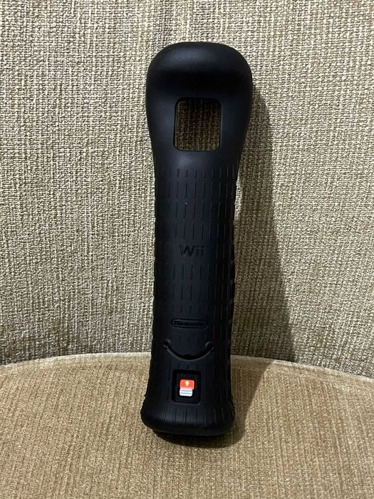 Adaptor Motion Plus Nintendo WII cu husa silicon produs original 100%