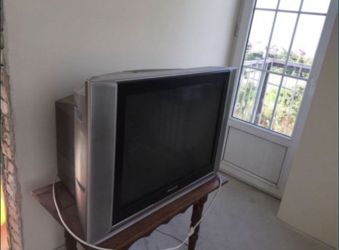 Телевизор Panasonic серый