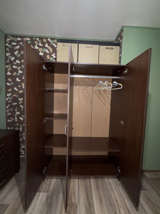 Скрин и гардероб в отлично състояние