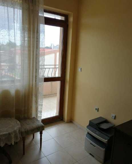 Дава се под наем Тристаен апартамент в Бургас, Изгрев - 90 кв.м за 140.25 € - Снимка #7