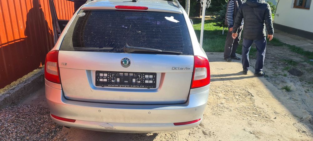 Vand skoda octavia 2012 lovita in fata