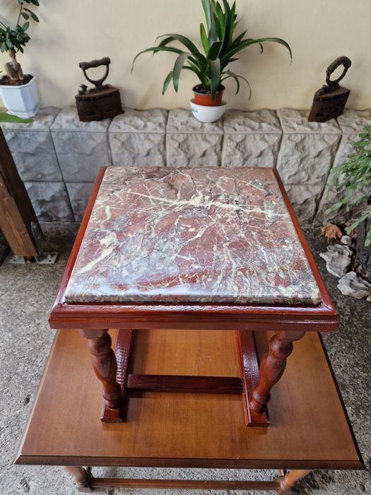 Превъзходна антикварна масичка