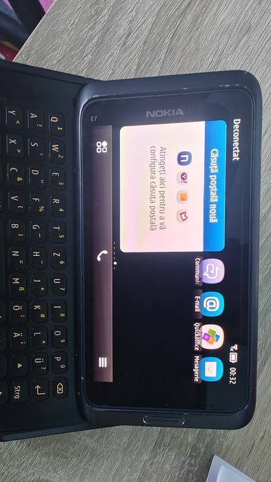 Nokia e7 impecabil fara probleme.