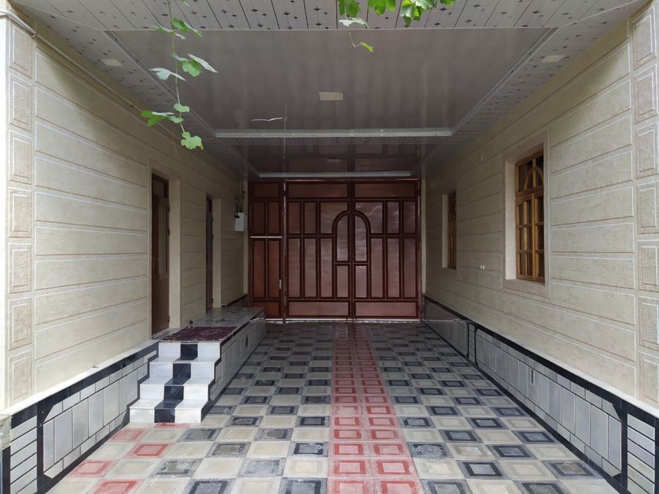 Guliston 3, 6 sotixli hovli sotiladi