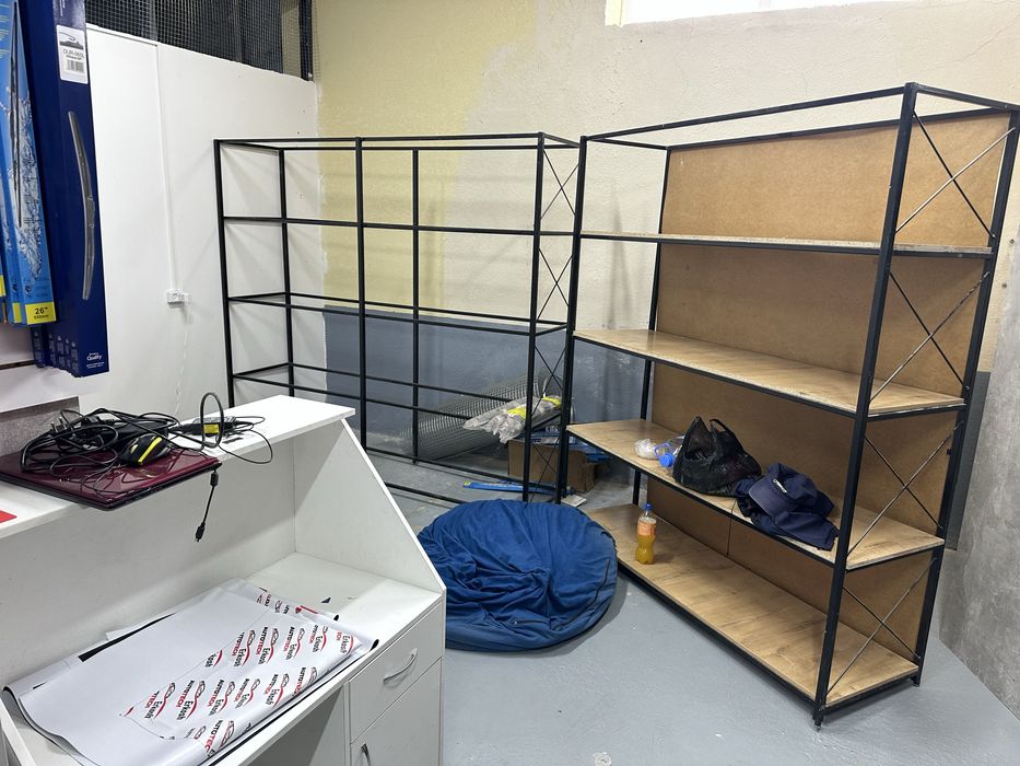 Продам стеллажи и шкафы