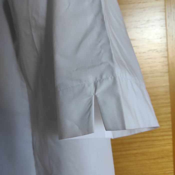 Бяла дамска риза