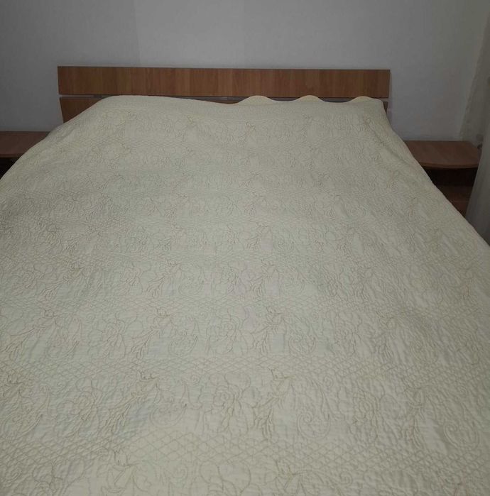 Vând mobilă de dormitor completă