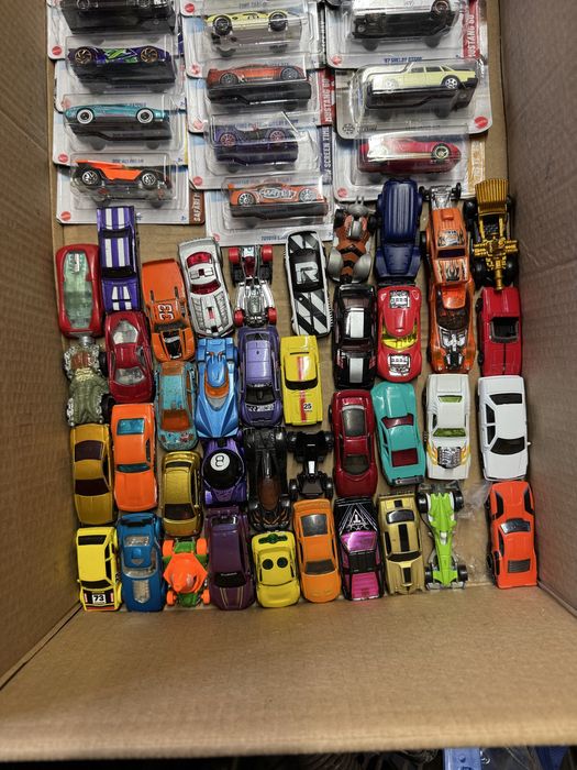 Колички на Hot wheels