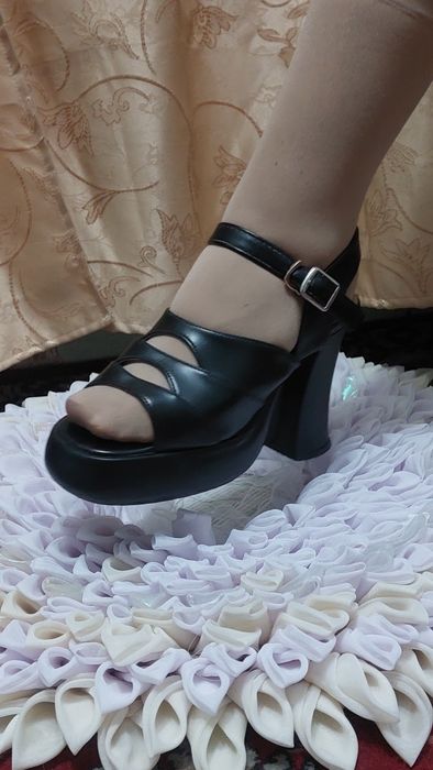Продаю женские басаножки