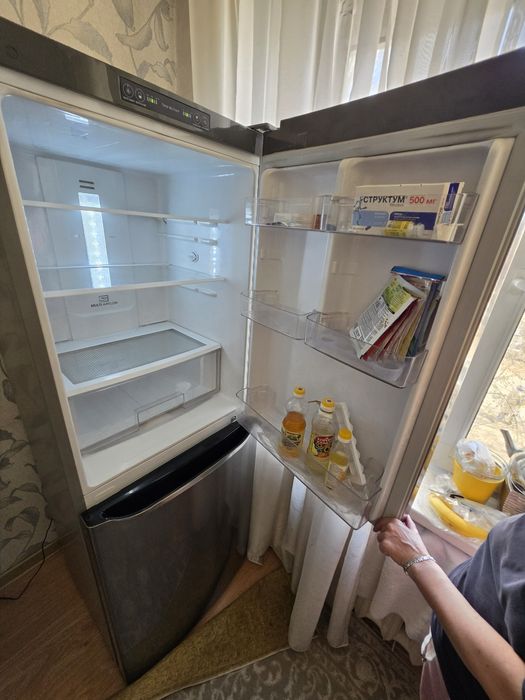 LG холодильник новый